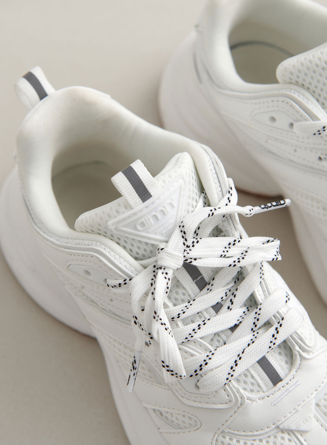 All White Athena 100 – AIM'N