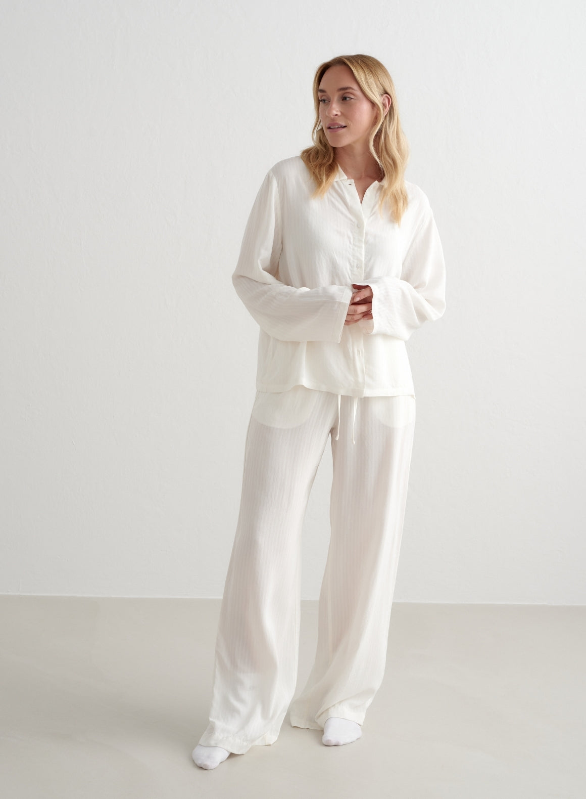 White Pyjama Set – AIM'N