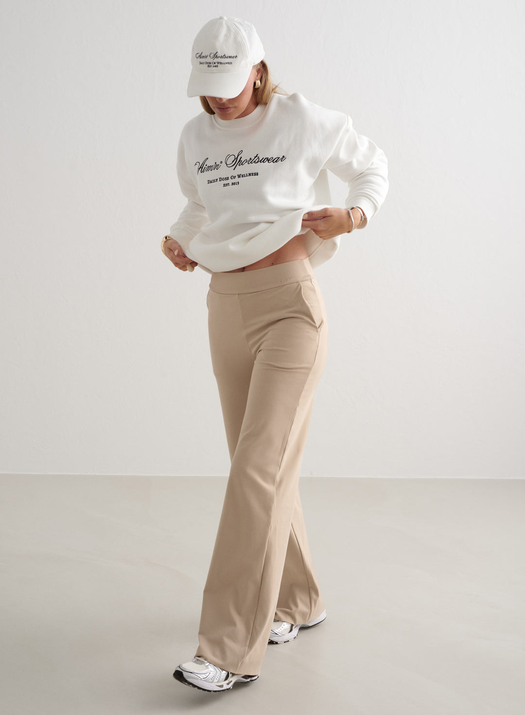 Beige Sense Wide Pants – AIM'N