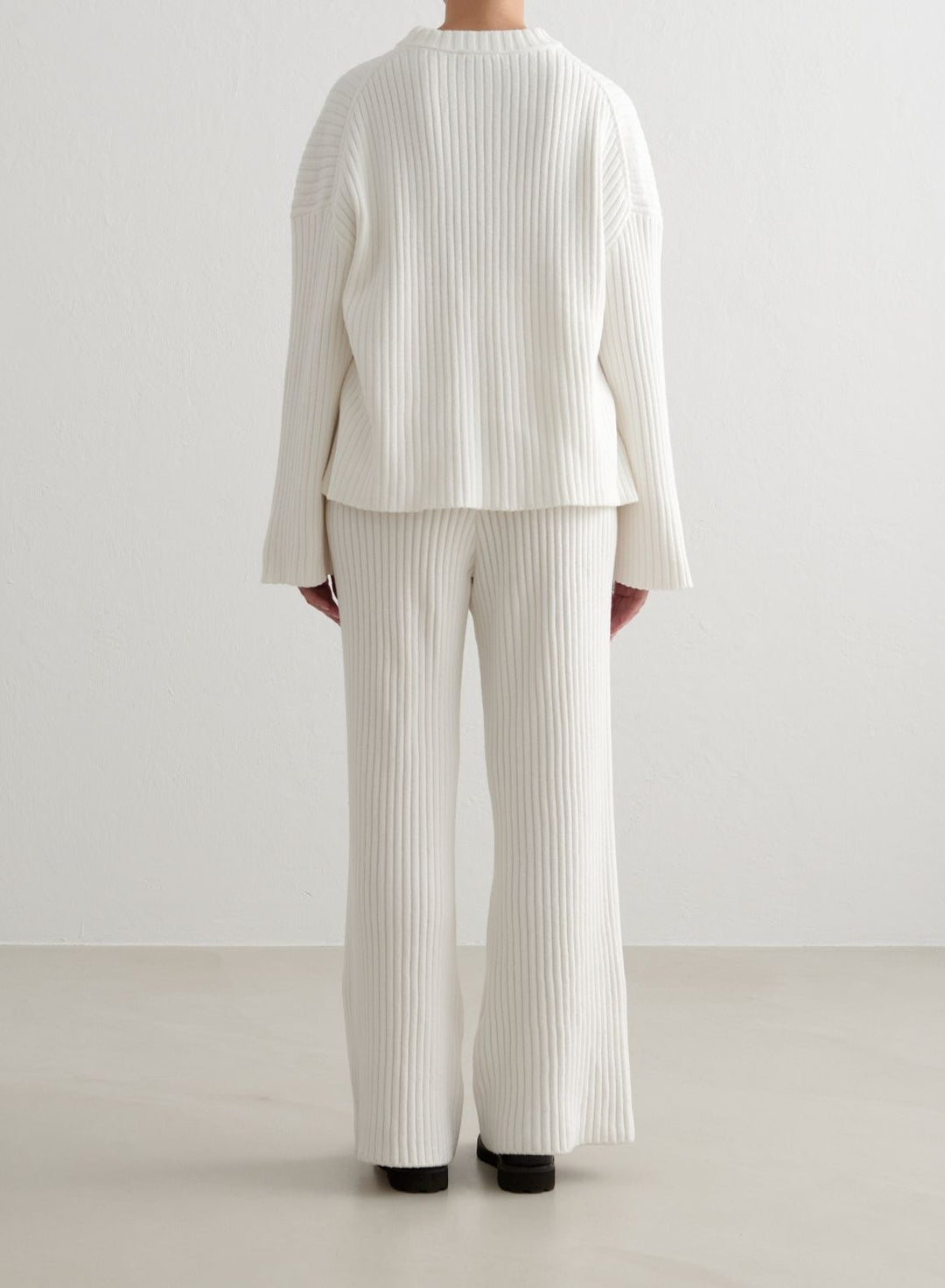 Almond White Rib Knit Sweater & Pants Set – AIM'N