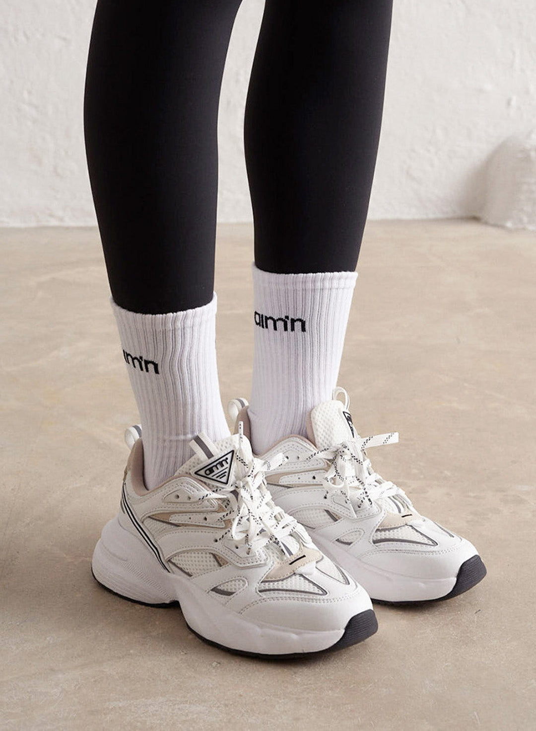 White Athena 100 – AIM'N
