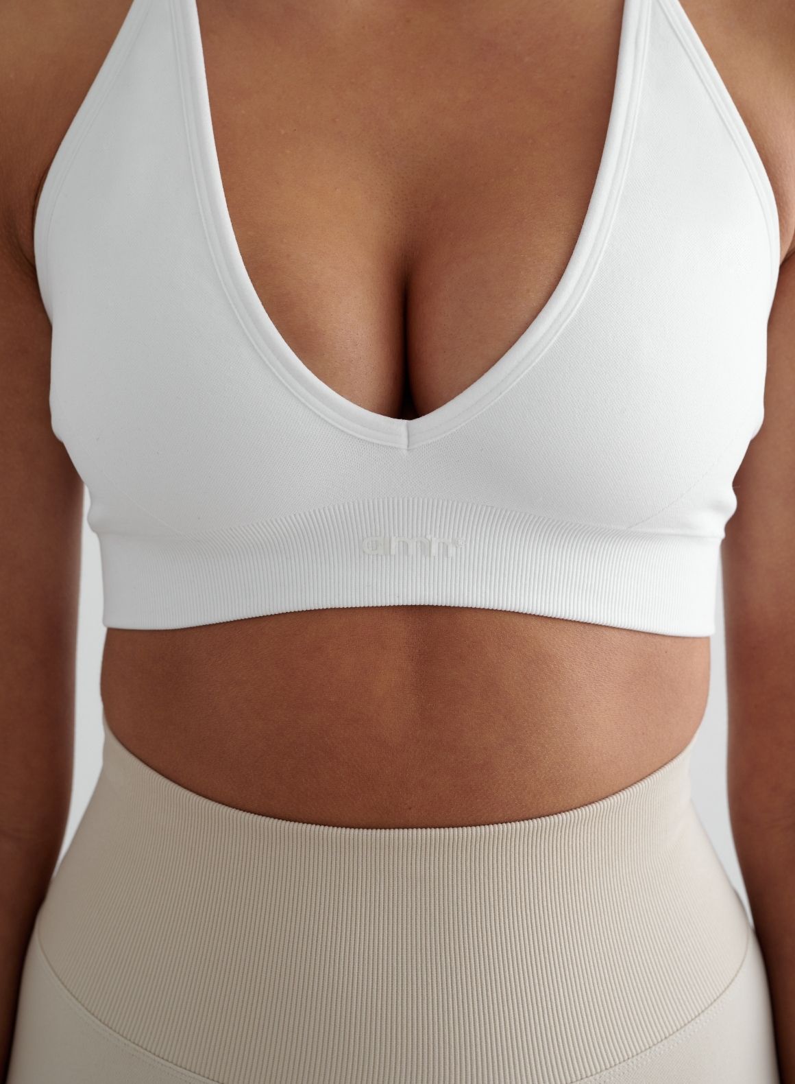 White Shape Seamless Cross Back Bra – AIM'N