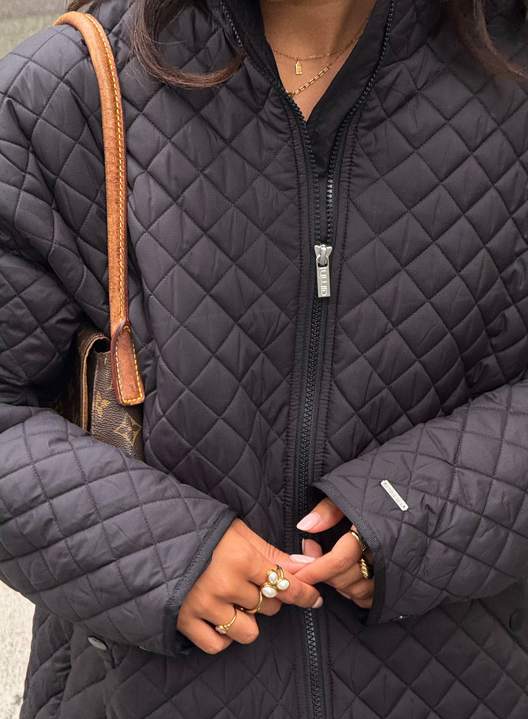 Black Oversized Quilted Jacket – AIM'N