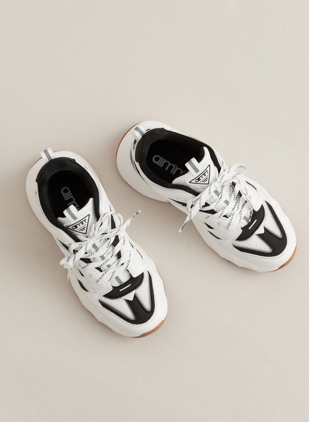 Black/White Athena 100 – AIM'N