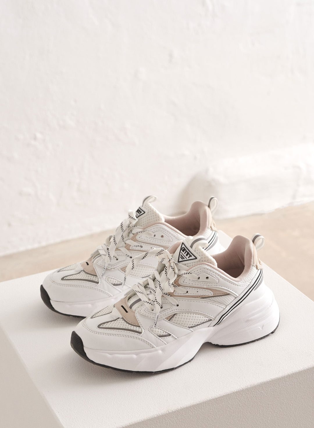 evian SOMA エビアン オフホワイト ヴァージルアブロー supreme evian - Limited Edition - Virgil Abloh - VERSUS Fully Tailored