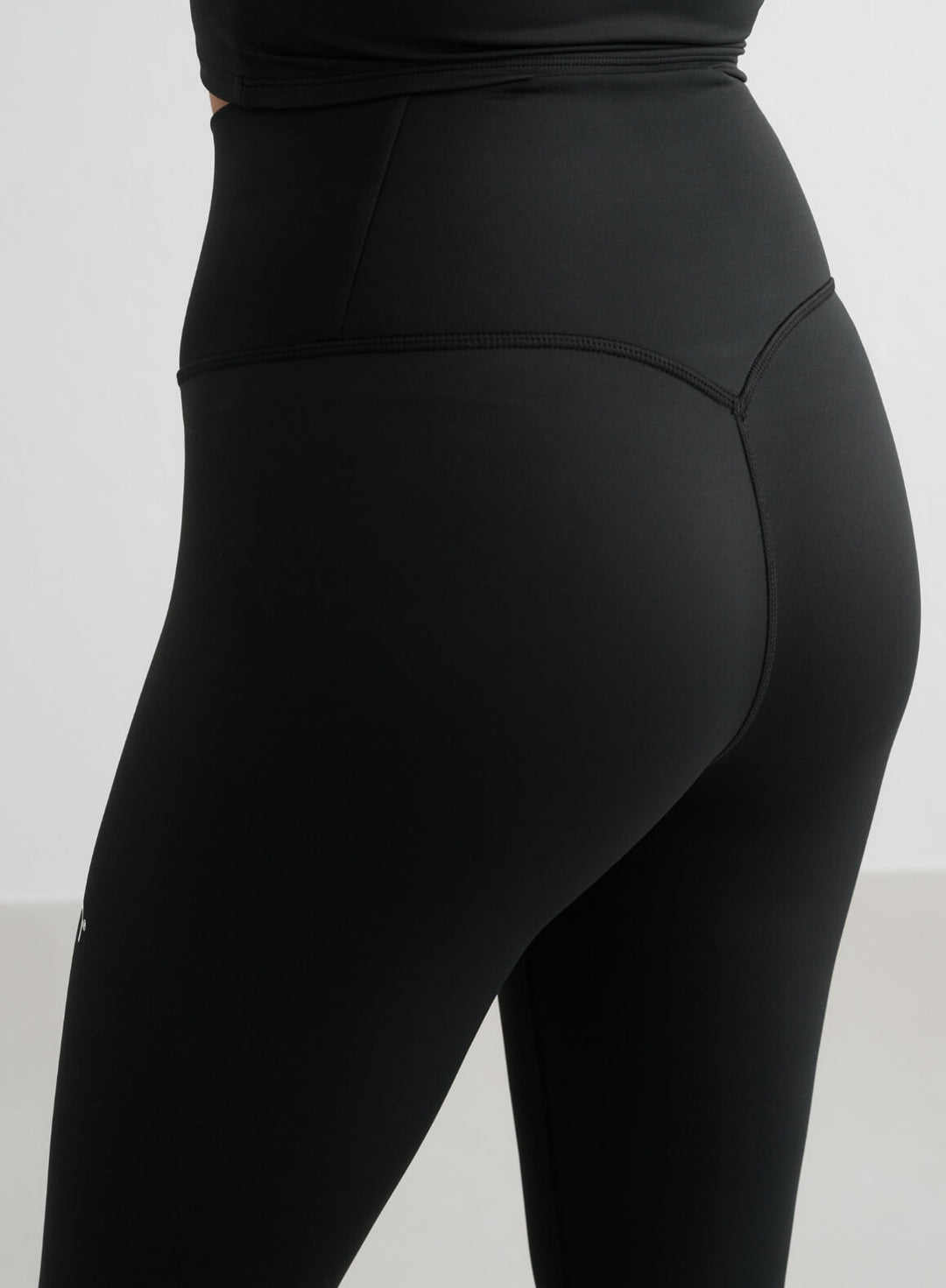 Black Core Tights – AIM'N